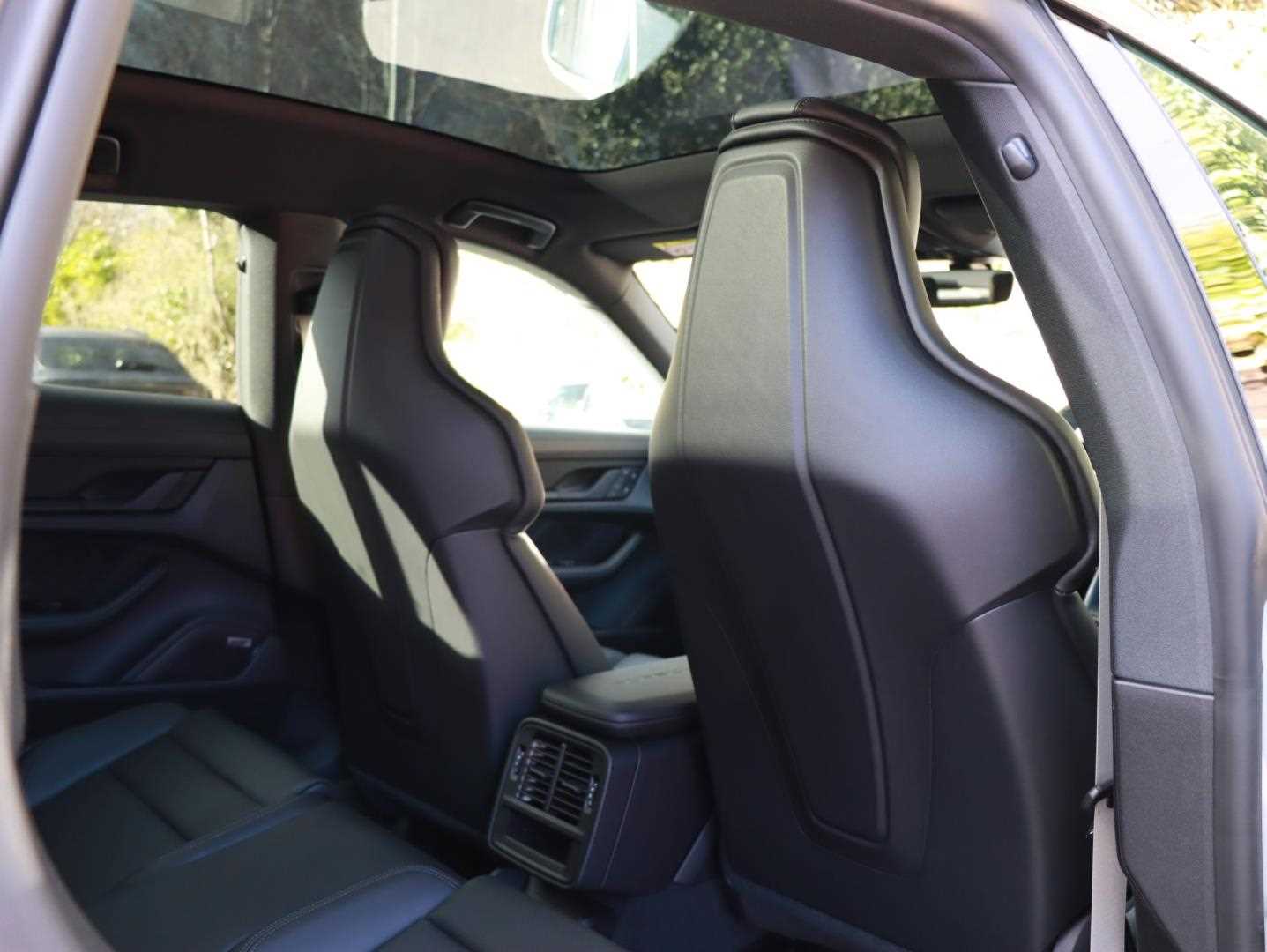 Used Porsche Taycan 2025 for sale - 77194690: Photo 25