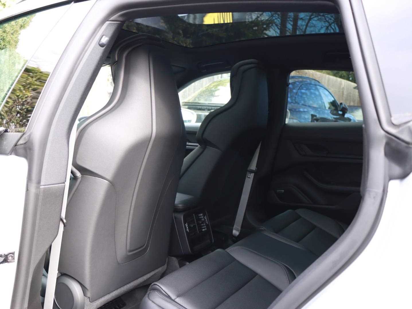 Used Porsche Taycan 2025 for sale - 77194690: Photo 30