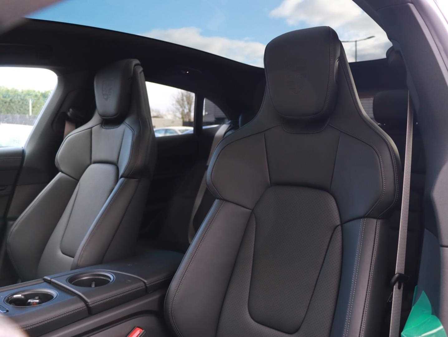 Used Porsche Taycan 2025 for sale - 77194690: Photo 32