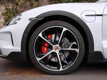 Used Porsche Taycan 2025 for sale - 77194690: Photo