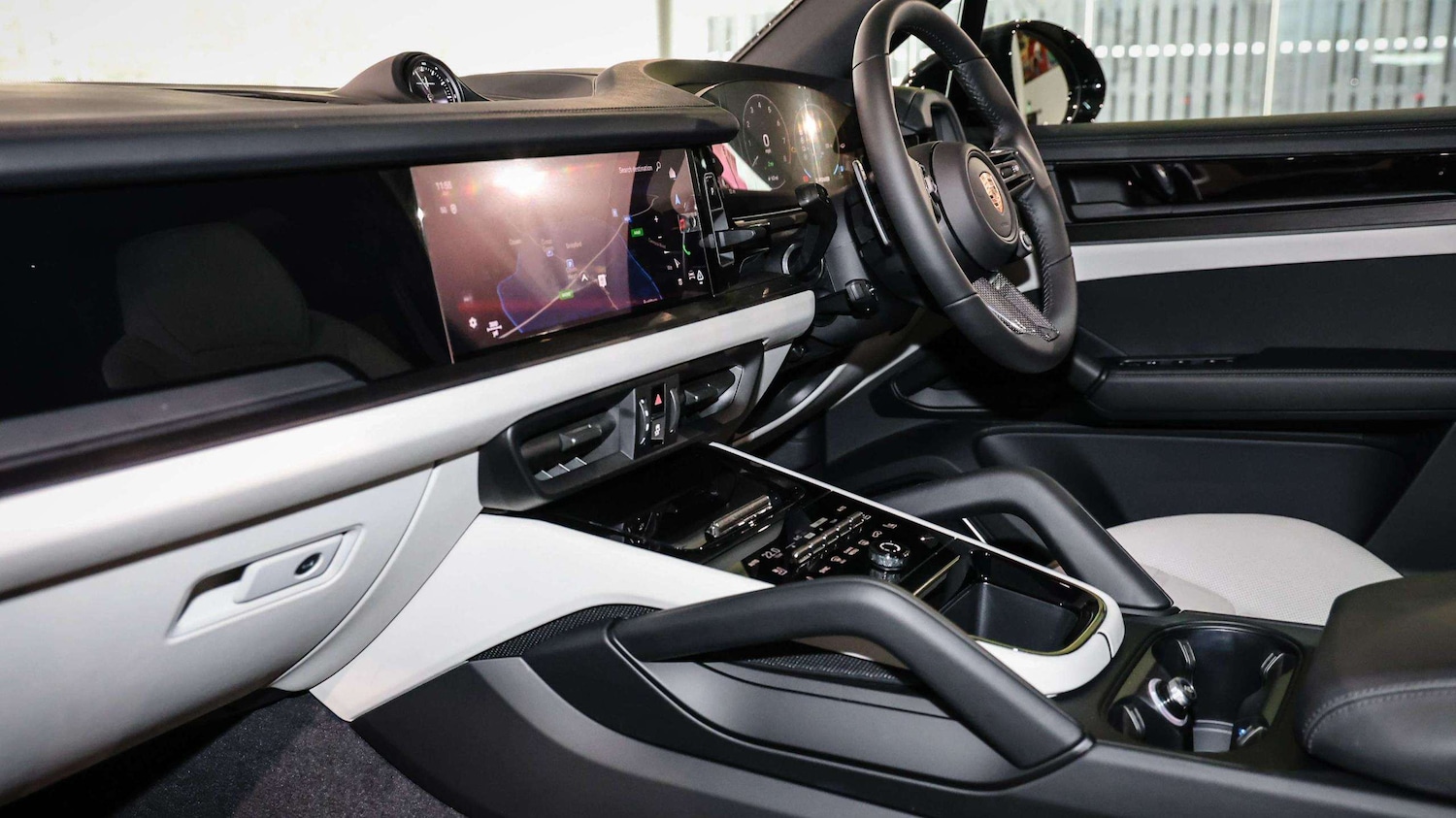 Used Porsche Cayenne 2025 for sale - 77233015: Photo 16