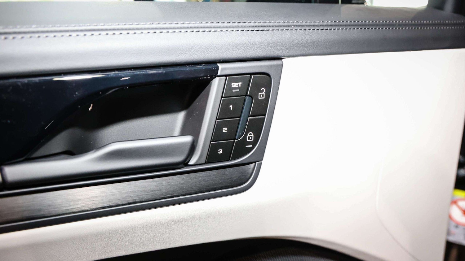 Used Porsche Cayenne 2025 for sale - 77233015: Photo 19