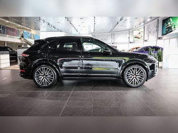 Used Porsche Cayenne 2025 for sale - 77233015: Photo