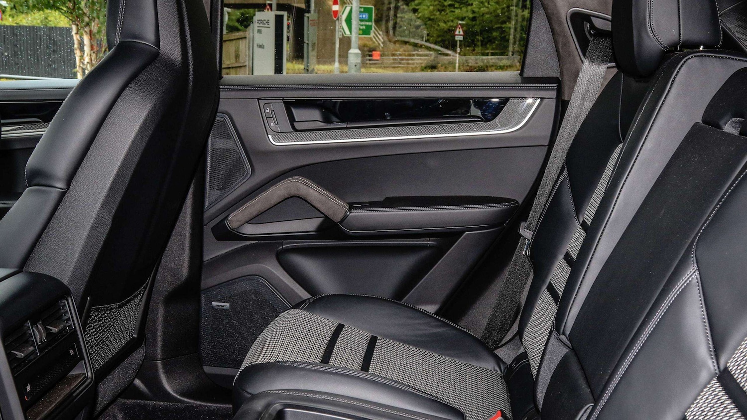 Used Porsche Cayenne 2024 for sale - 78023884: Photo 30