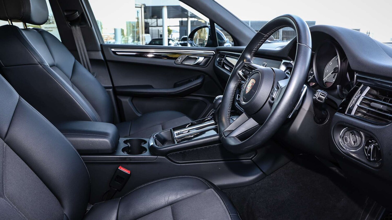 Used Porsche Macan 2023 for sale - 75846177: Photo 13