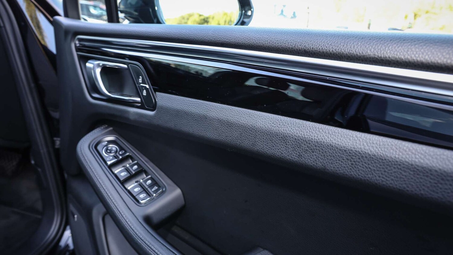 Used Porsche Macan 2023 for sale - 75846177: Photo 25