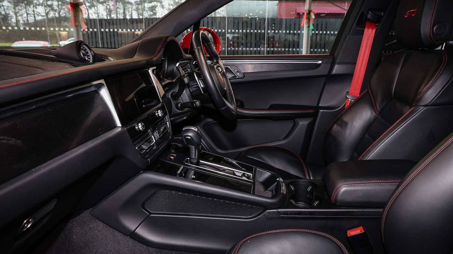 Used Porsche Macan 2023 for sale - 77348100: Photo 11