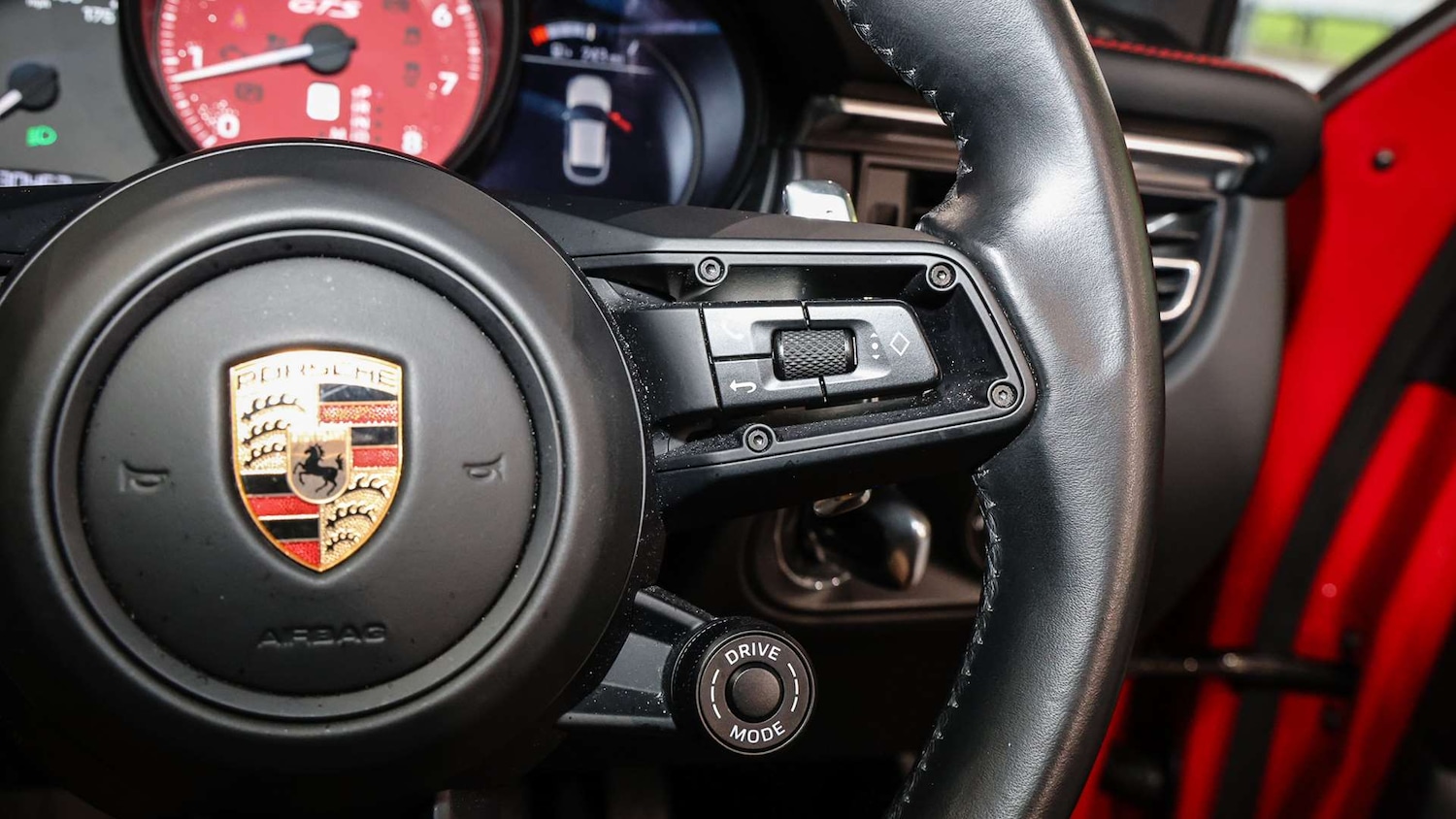 Used Porsche Macan 2023 for sale - 77348100: Photo 23