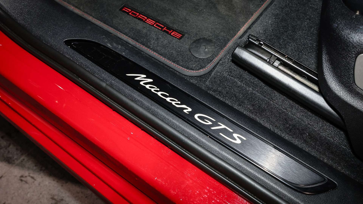 Used Porsche Macan 2023 for sale - 77348100: Photo 28