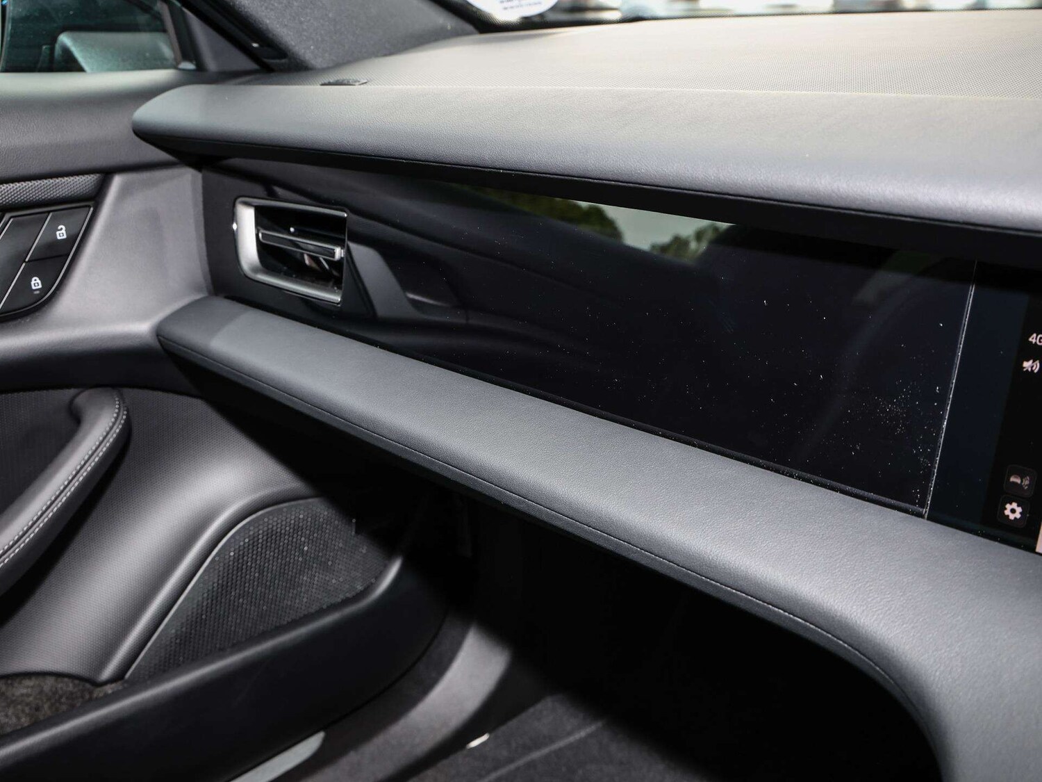 Used Porsche Taycan for sale - 78052257: Photo 28