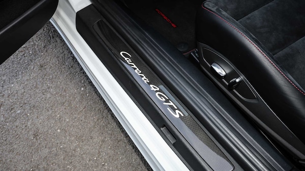 Used Porsche 911 2018 for sale - 75699499: Photo 26