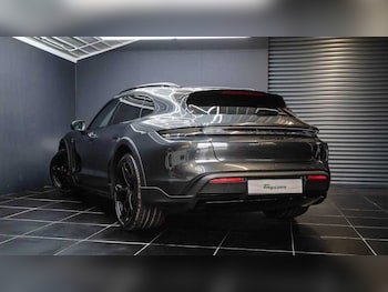 Used Porsche Taycan 2024 for sale - 75218019: Photo