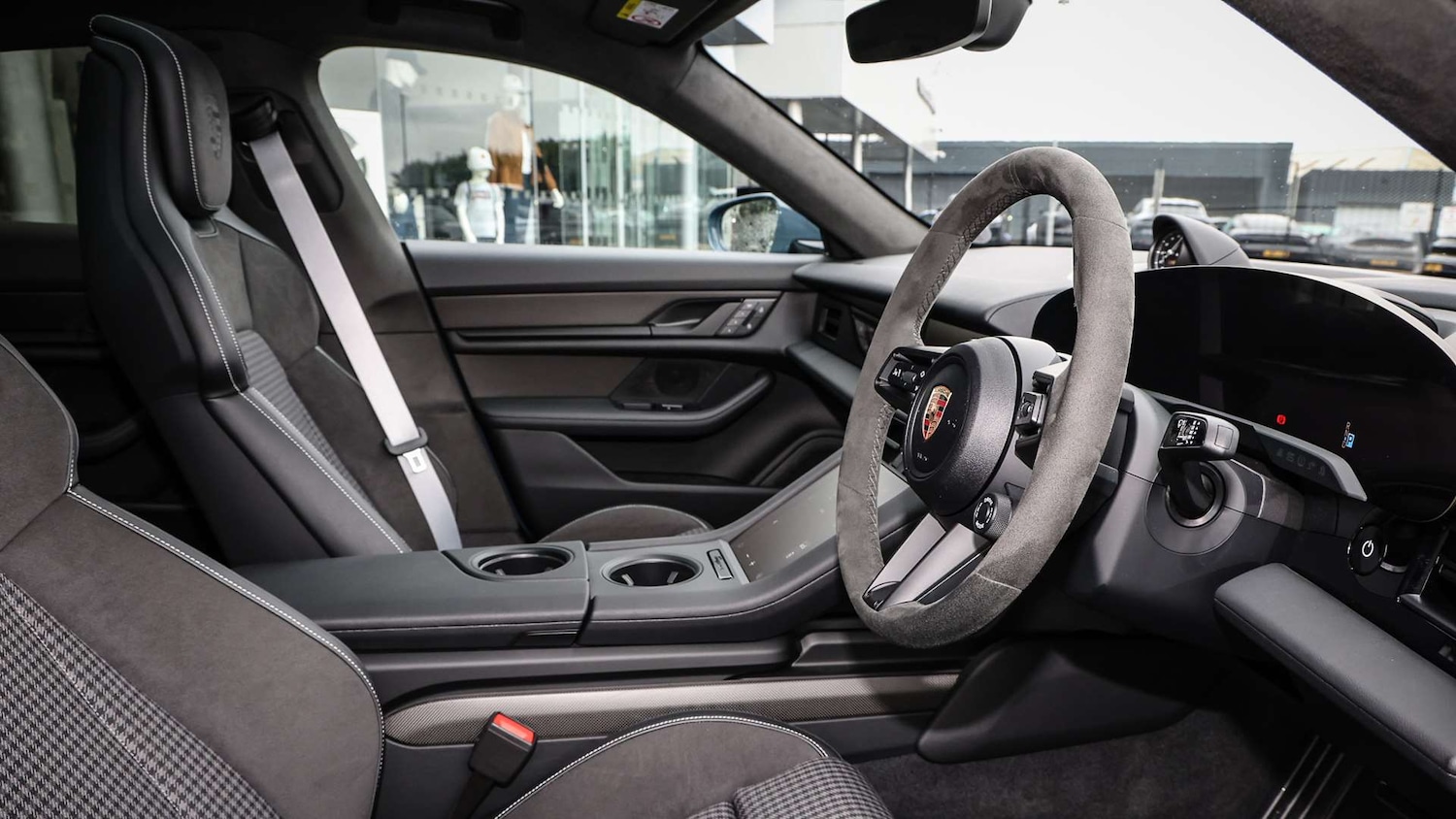 Used Porsche Taycan 2025 for sale - 77540638: Photo 12