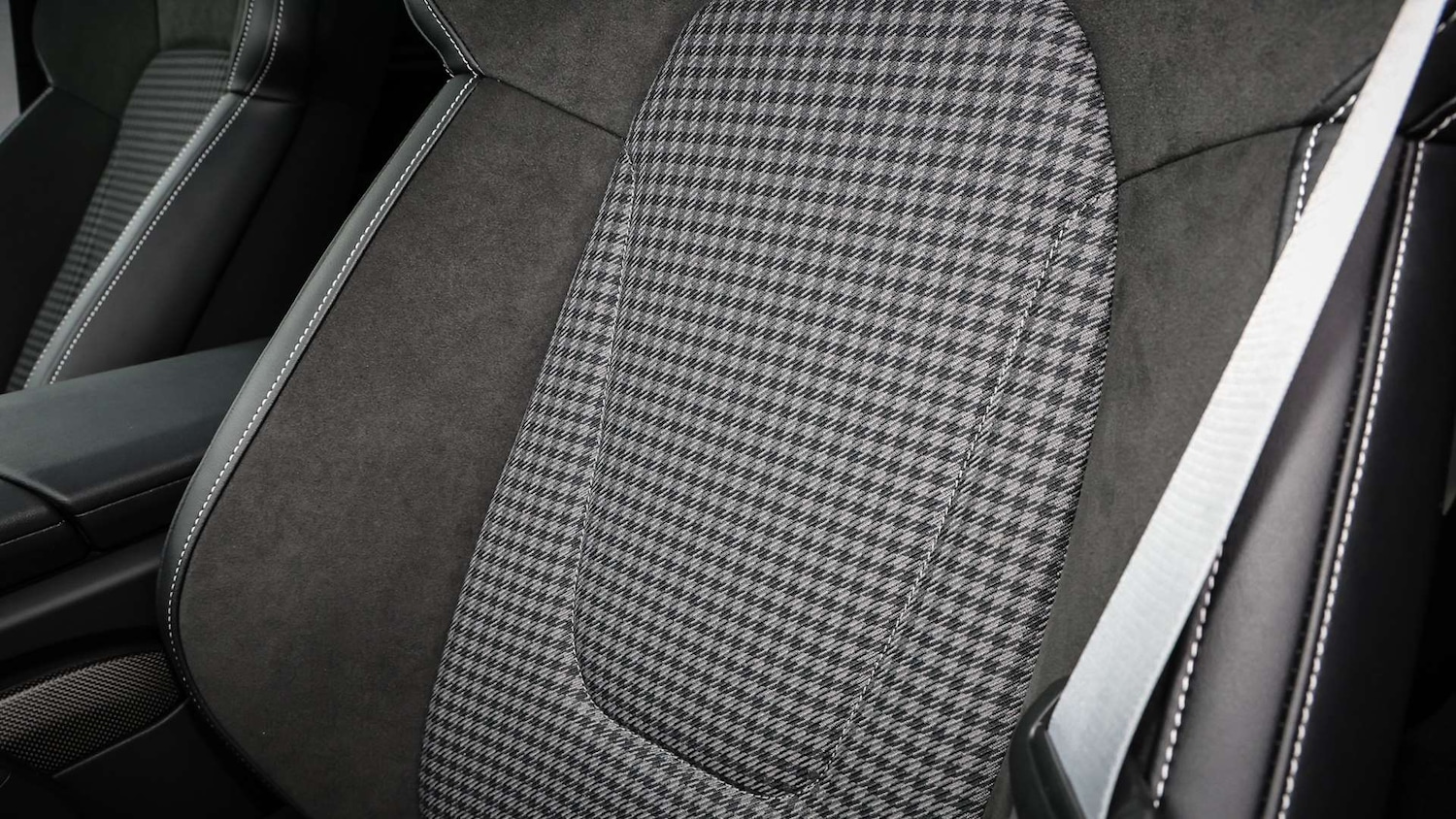 Used Porsche Taycan 2025 for sale - 77540638: Photo 17