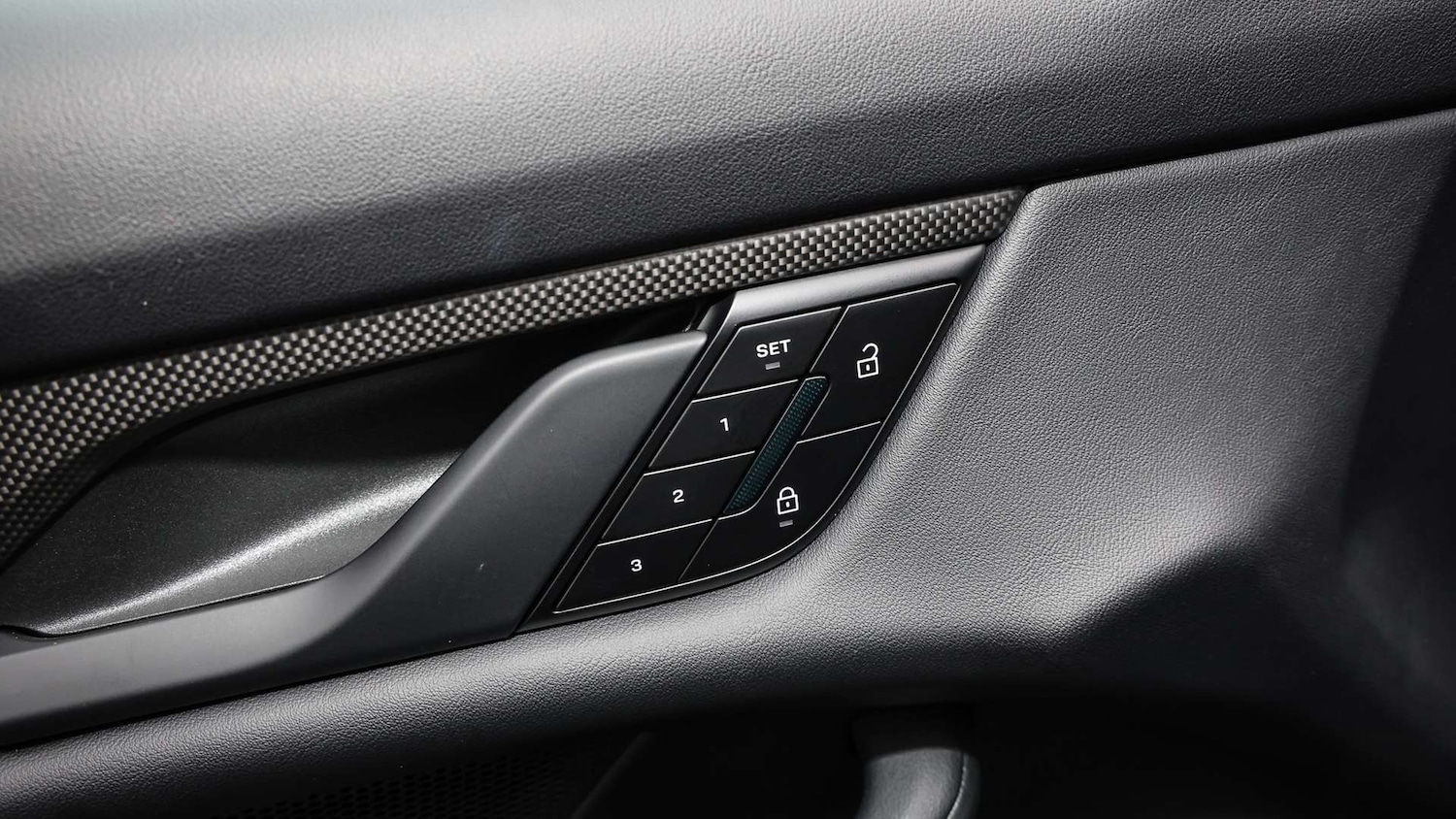 Used Porsche Taycan 2025 for sale - 77540638: Photo 20