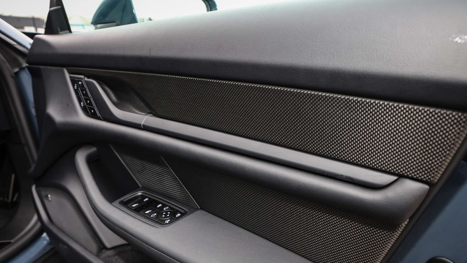 Used Porsche Taycan 2025 for sale - 77540638: Photo 29