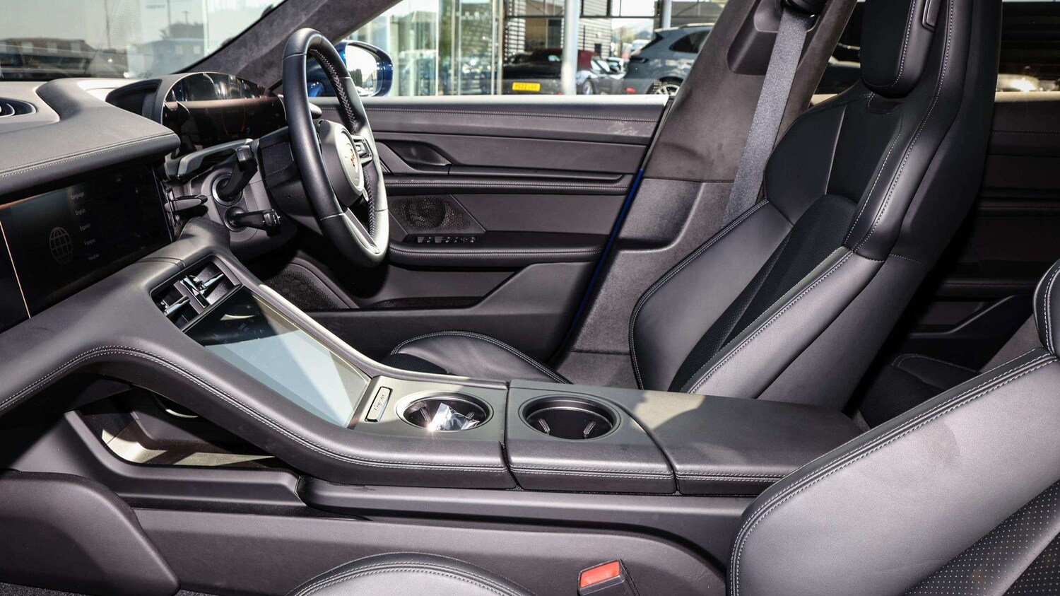 Used Porsche Taycan 2023 for sale - 77740802: Photo 13