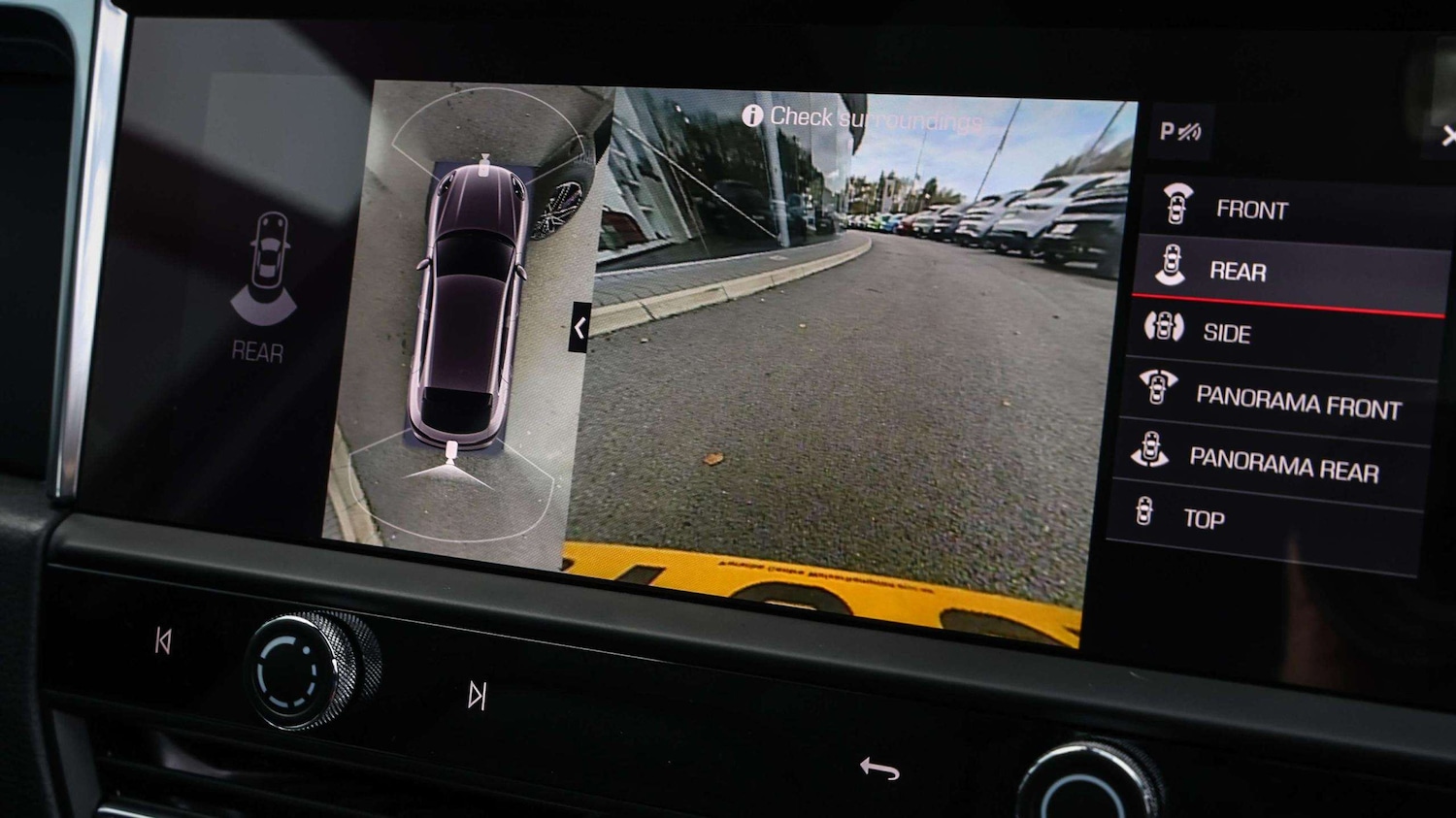 Used Porsche Macan 2025 for sale - 76842982: Photo 16