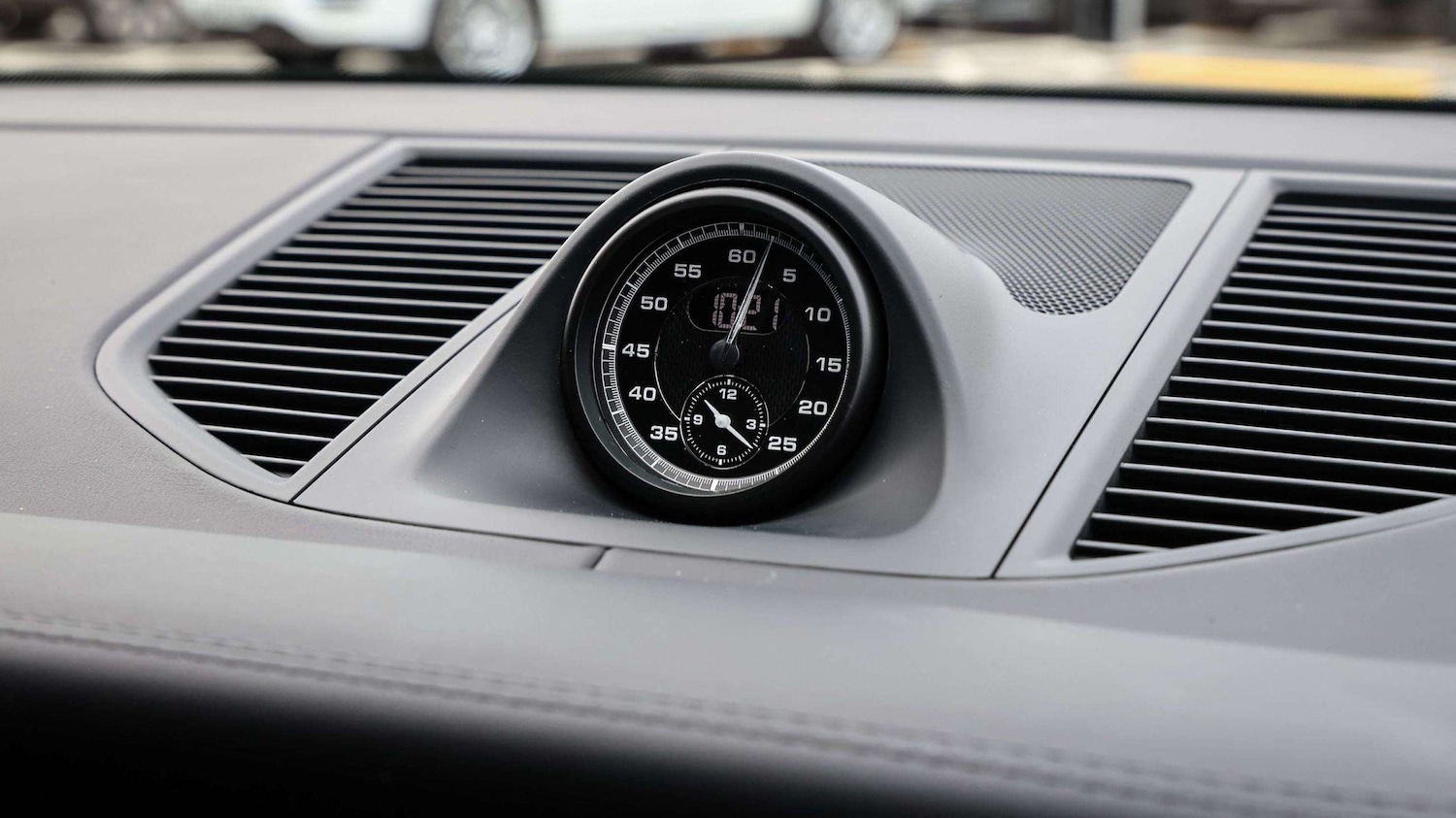 Used Porsche Macan 2025 for sale - 76842982: Photo 17