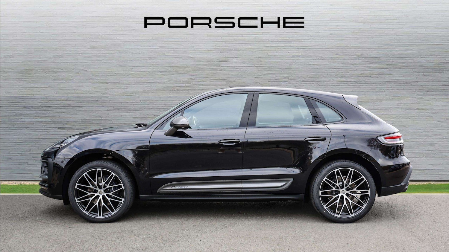 Used Porsche Macan 2025 for sale - 76842982: Photo 7