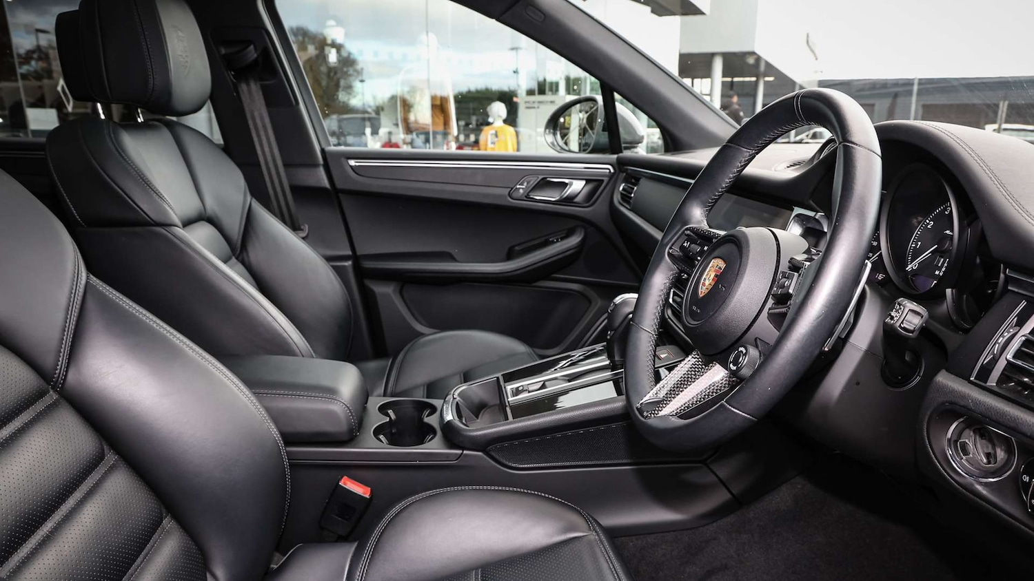 Used Porsche Macan 2023 for sale - 76705072: Photo 11