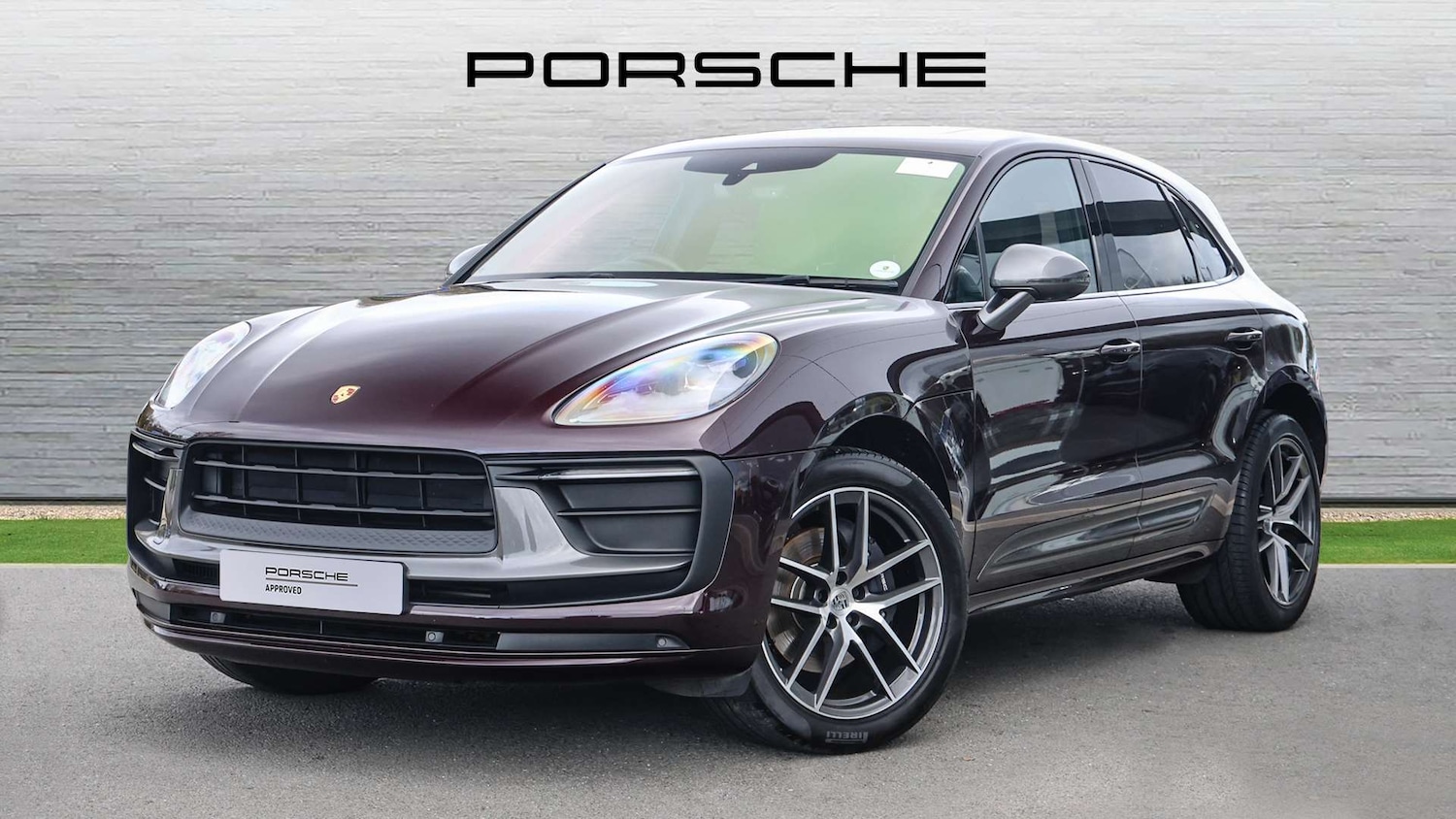 Used Porsche Macan 2023 for sale - 76705072: Photo 2