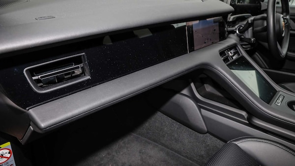 Used Porsche Taycan 2023 for sale - 75661295: Photo 24