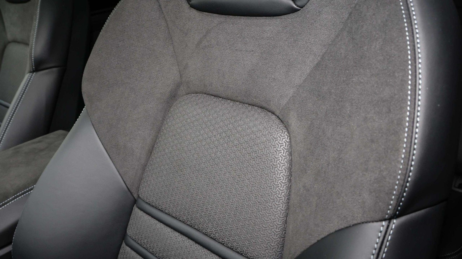 Used Porsche Cayenne 2025 for sale - 76501832: Photo 22