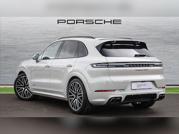 Used Porsche Cayenne 2025 for sale - 76501832: Photo