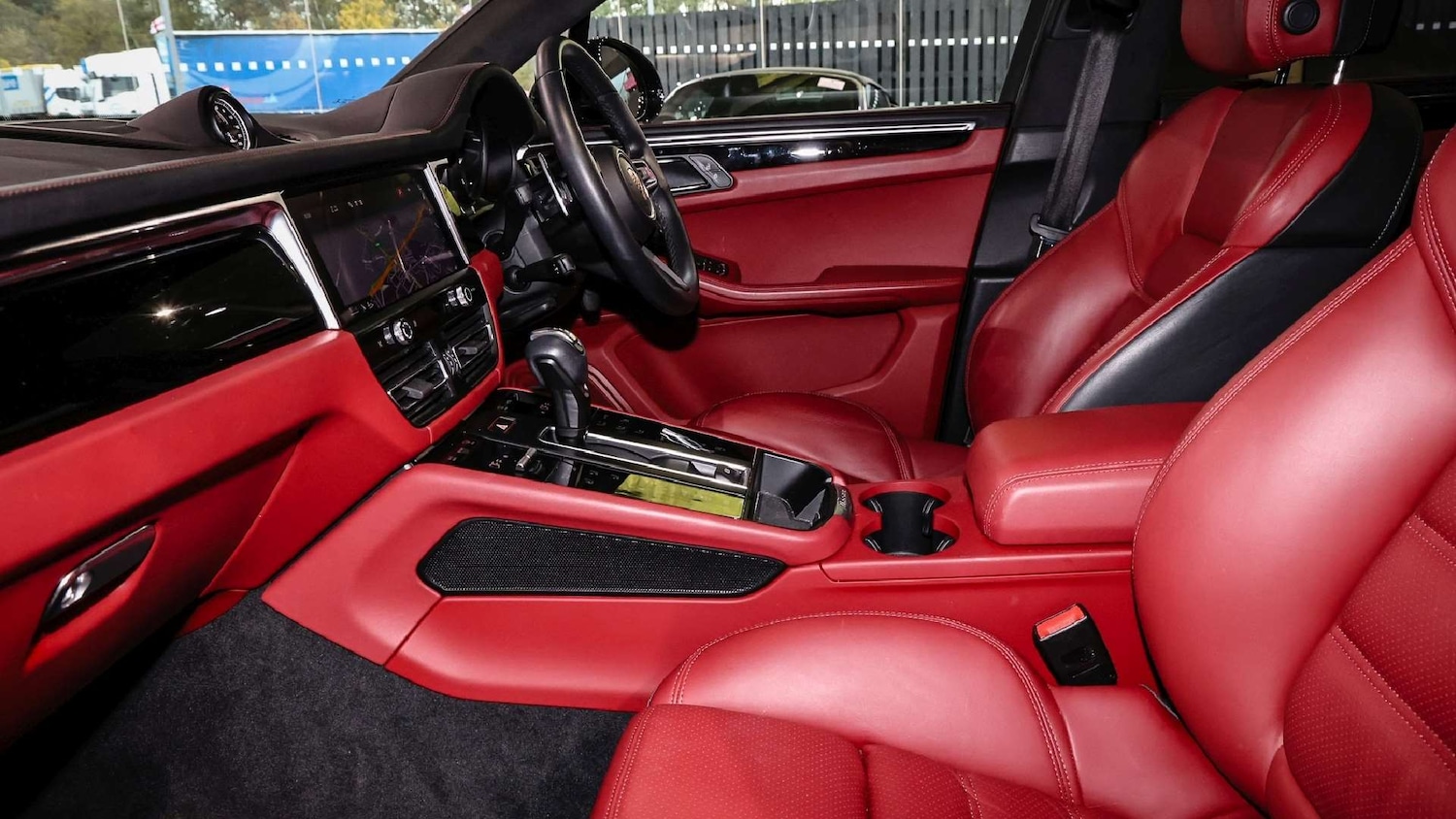 Used Porsche Macan 2022 for sale - 76339521: Photo 11