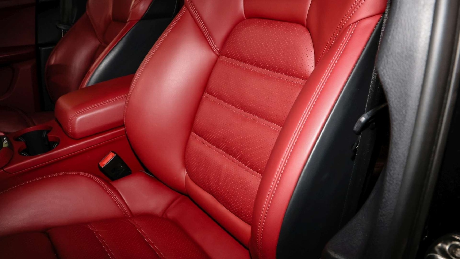 Used Porsche Macan 2022 for sale - 76339521: Photo 12