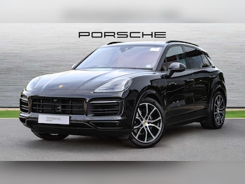 Used Porsche Cayenne 2023 for sale - 76045022: Photo 2