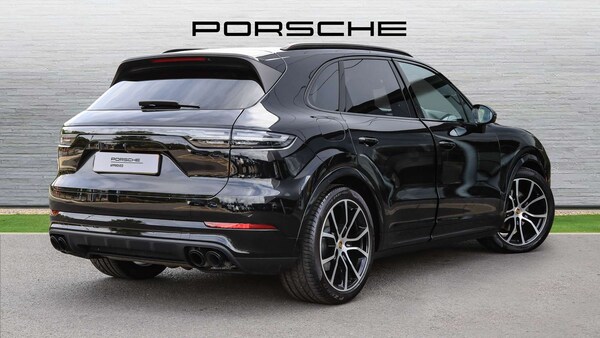 Used Porsche Cayenne 2023 for sale - 76045022: Photo 3