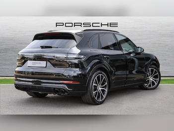 Used Porsche Cayenne 2023 for sale - 76045022: Photo 3