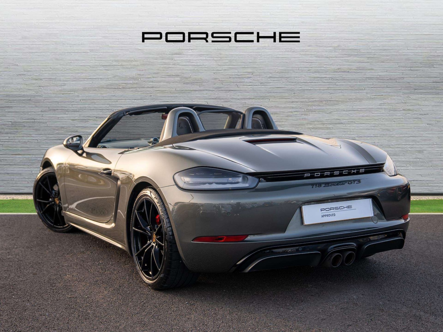 Used Porsche Boxster 2020 for sale - 77942902: Photo 2