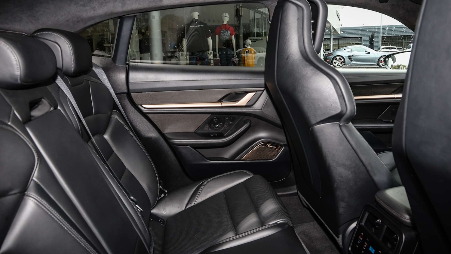 Used Porsche Taycan 2021 for sale - 76435788: Photo 14