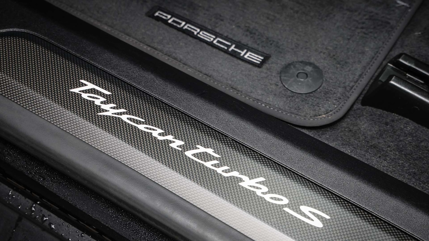 Used Porsche Taycan 2021 for sale - 76435788: Photo 28