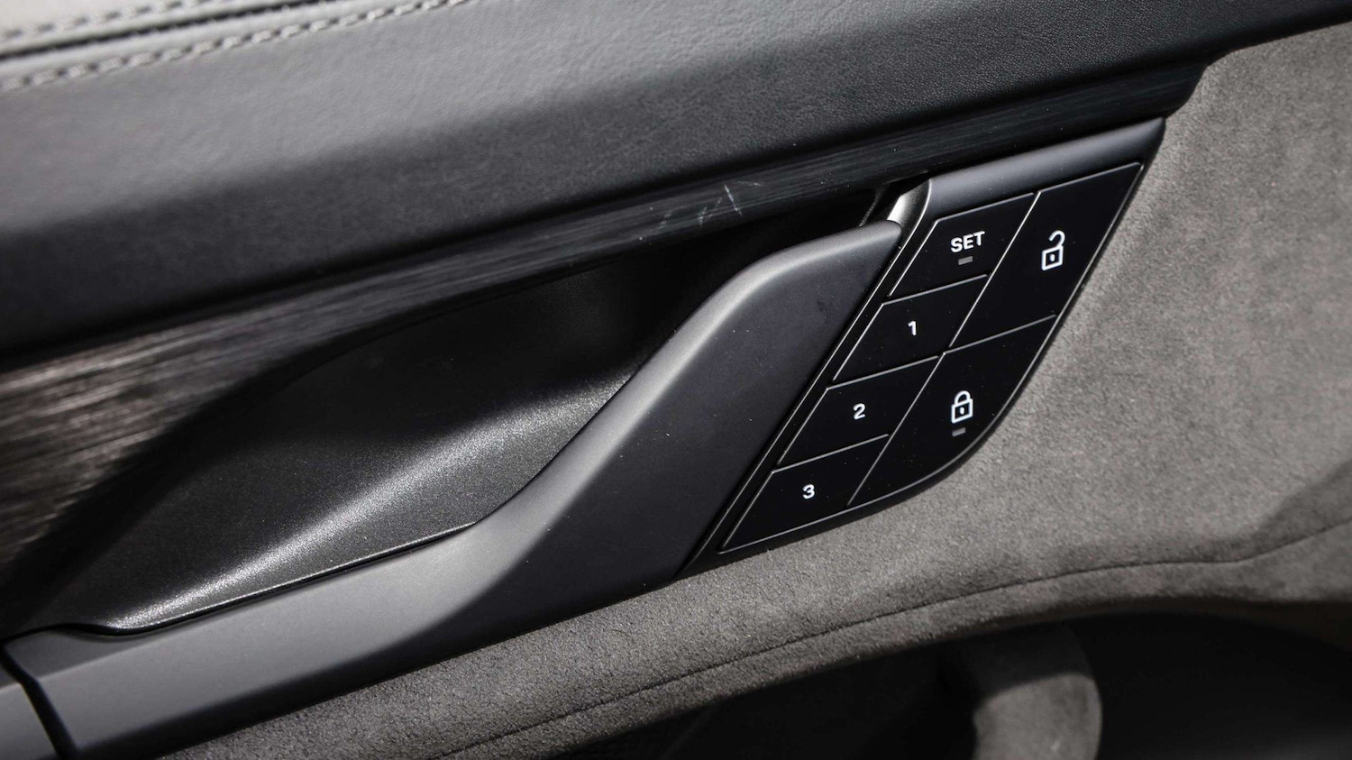 Used Porsche Taycan 2025 for sale - 77698767: Photo 21