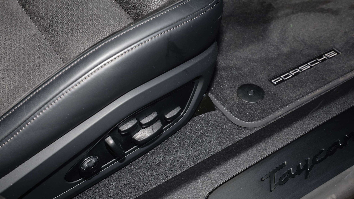 Used Porsche Taycan 2025 for sale - 77698767: Photo 29