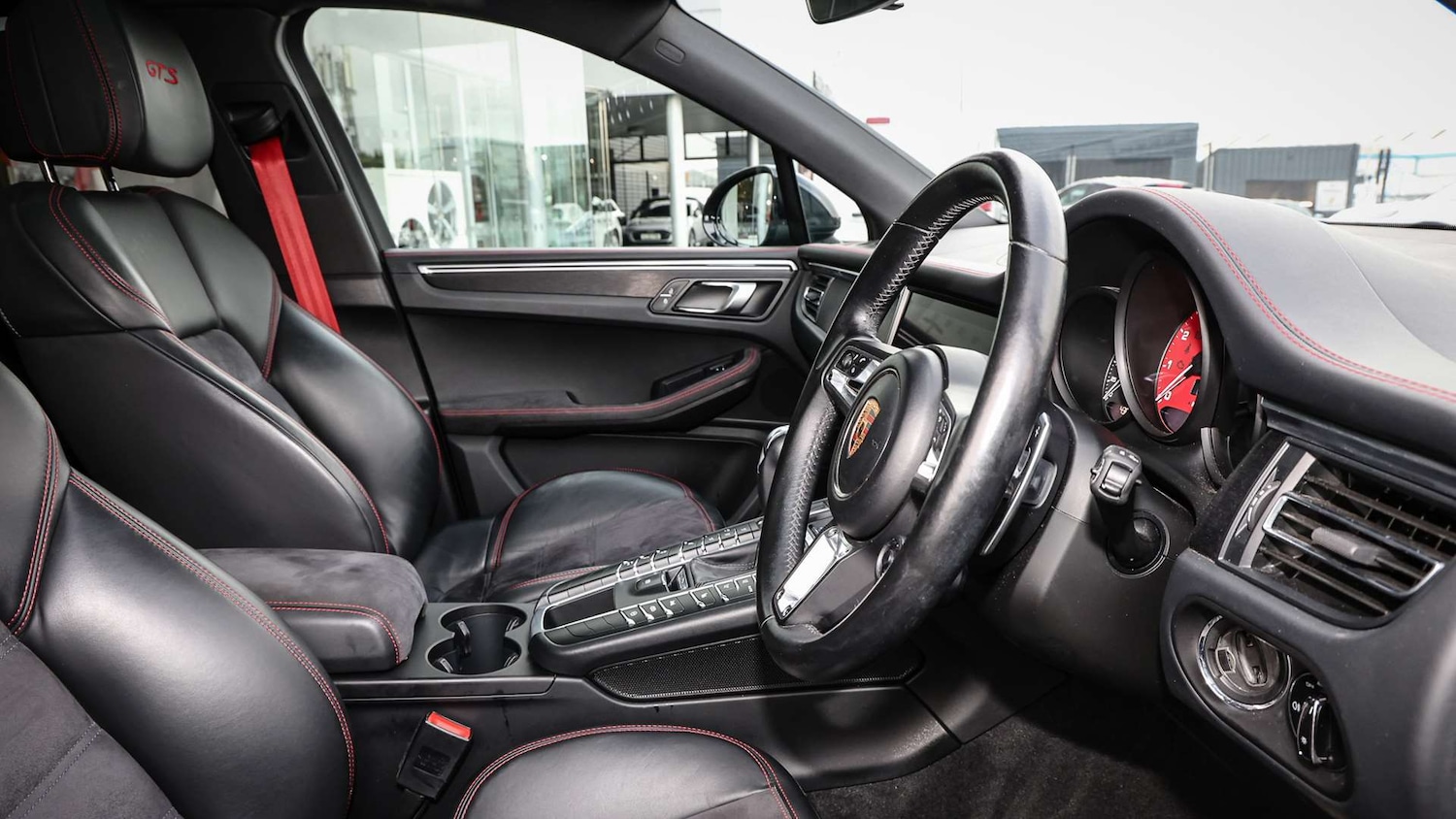 Used Porsche Macan 2021 for sale - 76435635: Photo 13