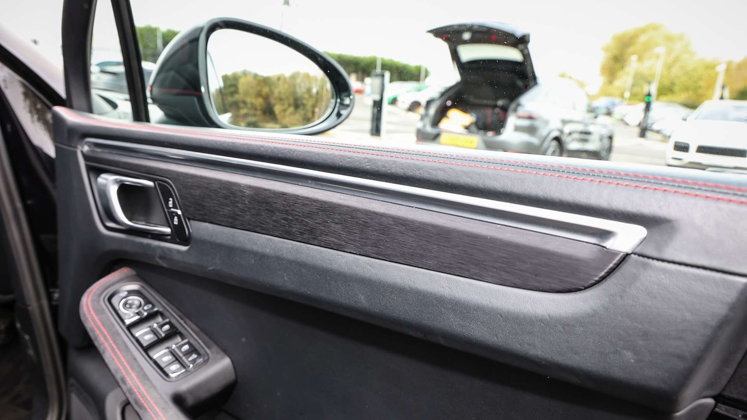 Used Porsche Macan 2021 for sale - 76435635: Photo 27