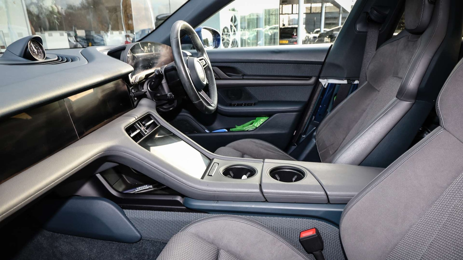 Used Porsche Taycan 2024 for sale - 76564474: Photo 11