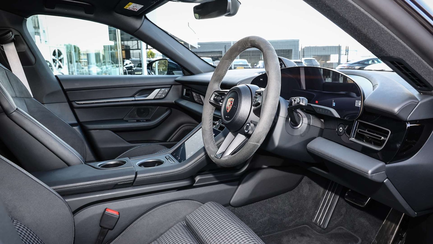 Used Porsche Taycan 2025 for sale - 76339597: Photo 11