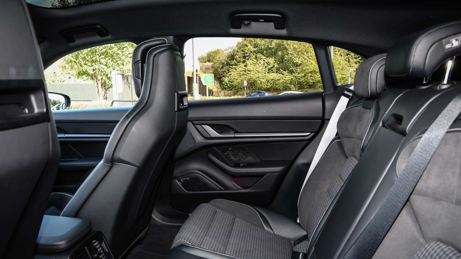Used Porsche Taycan 2025 for sale - 76339597: Photo 14