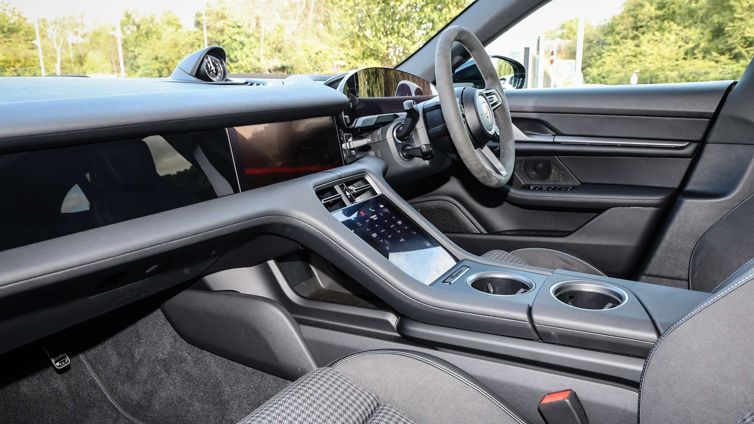 Used Porsche Taycan 2025 for sale - 76339597: Photo 5