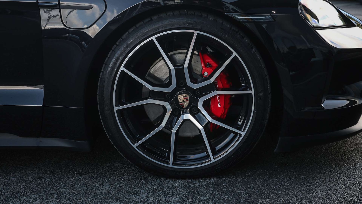 Used Porsche Taycan 2025 for sale - 76339597: Photo 6