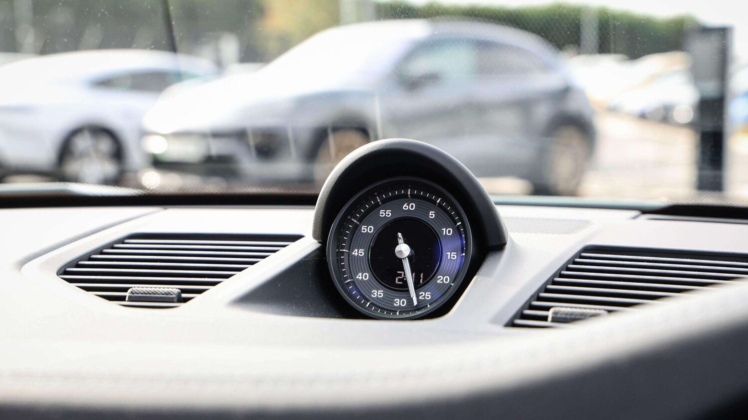 Used Porsche 911 2024 for sale - 76125910: Photo 19