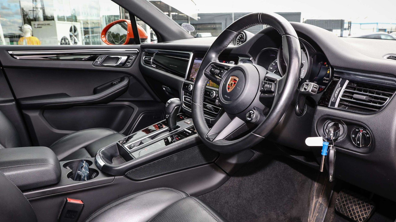 Used Porsche Macan 2021 for sale - 76705071: Photo 10