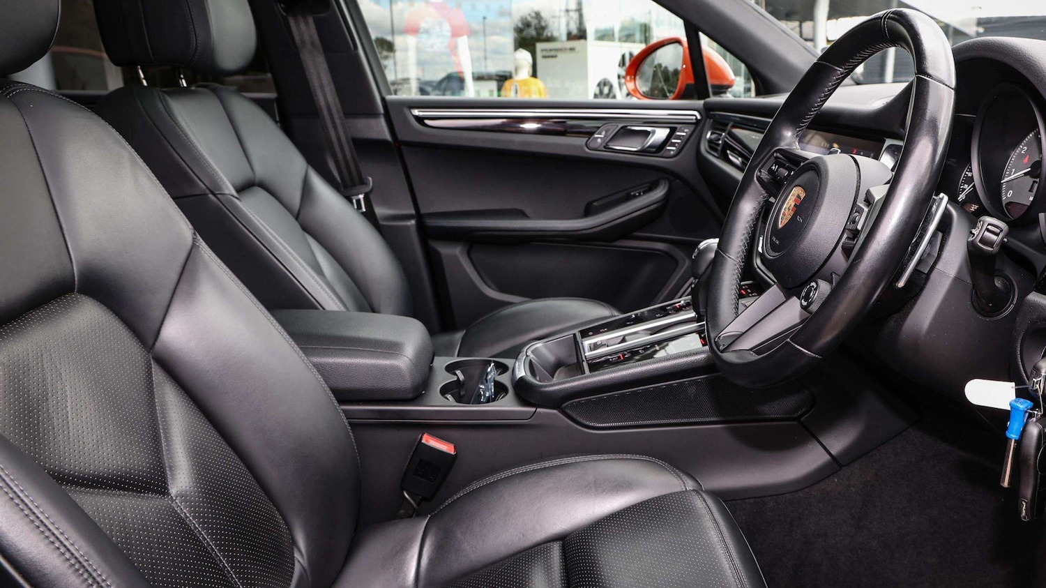 Used Porsche Macan 2021 for sale - 76705071: Photo 11