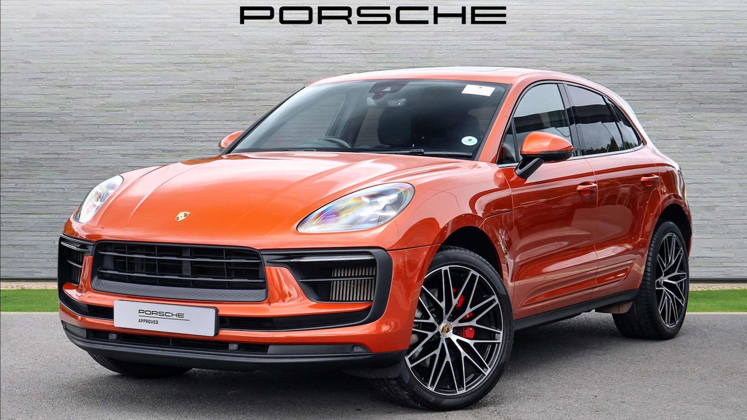 Used Porsche Macan 2021 for sale - 76705071: Photo 2